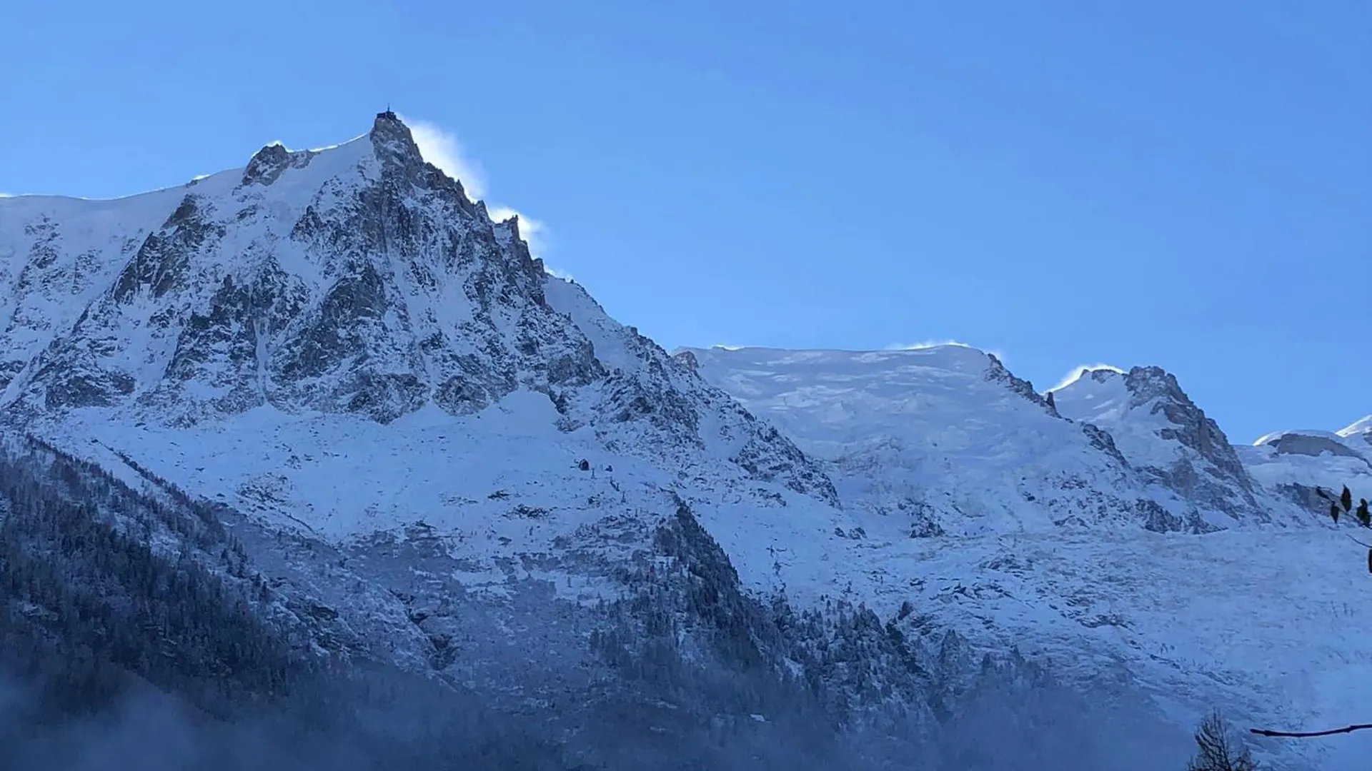 Les Alpins - Centre De Chamonix - Renove Avec Jardin Et Vue Imprenable Sur Le Montblanc Apartment