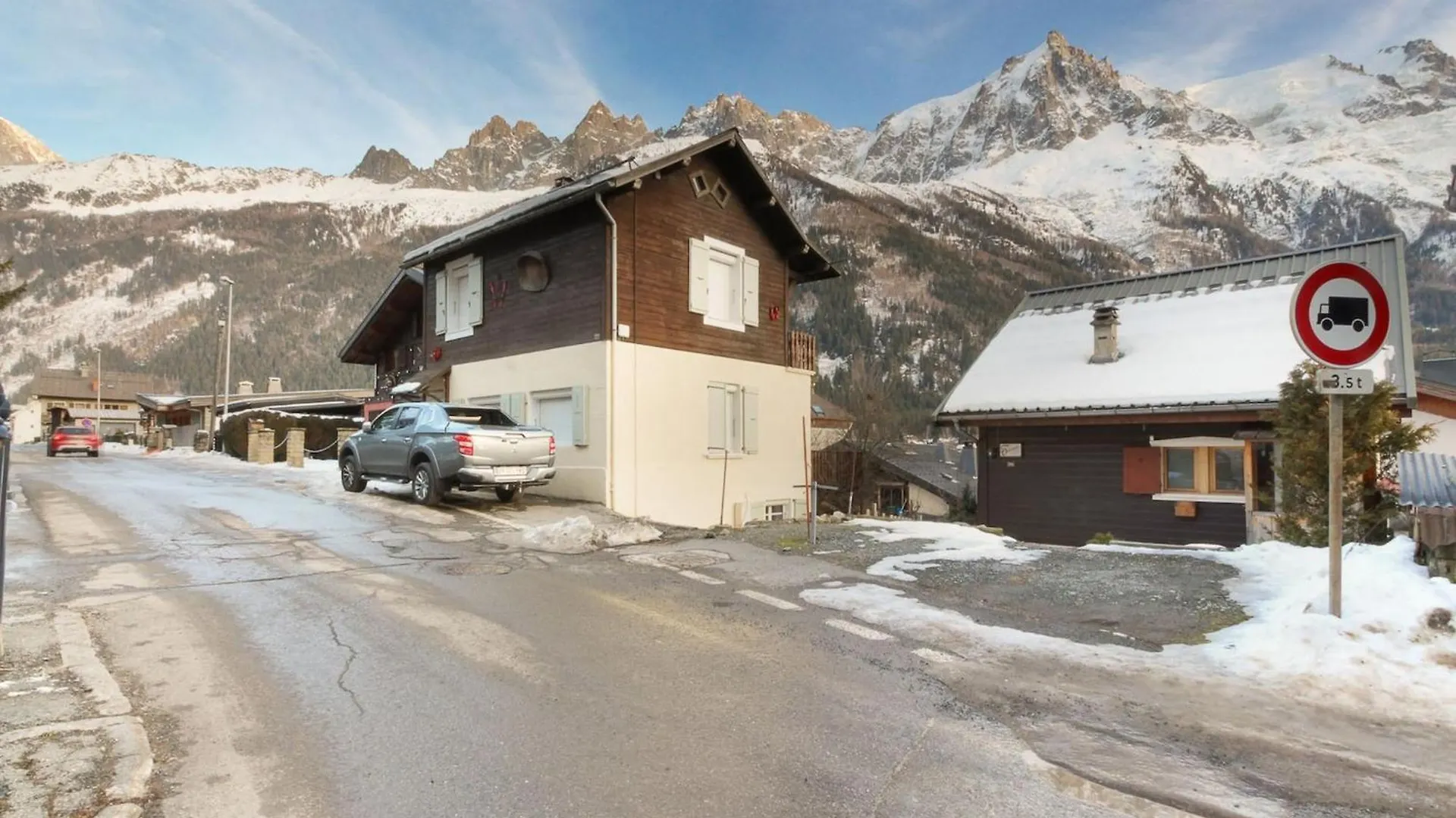 Les Alpins - Centre De Chamonix - Renove Avec Jardin Et Vue Imprenable Sur Le Montblanc Apartment