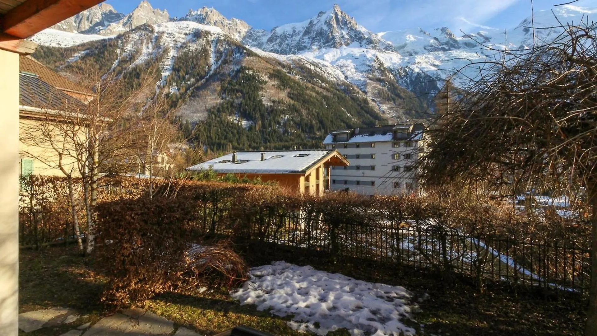 Les Alpins - Centre De Chamonix - Renove Avec Jardin Et Vue Imprenable Sur Le Montblanc Apartment 0*,  France